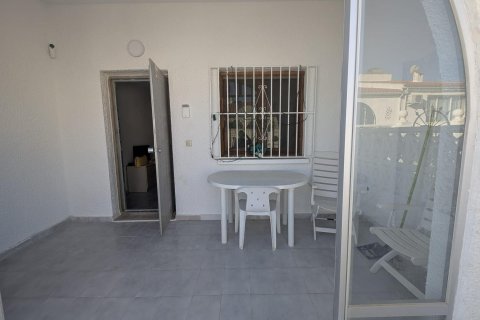 Bungalow for sale in Torrevieja, Alicante, Spain 1 bedroom, 55 sq.m. No. 184326 - photo 4