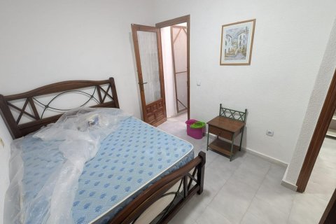 Bungalow for sale in Torrevieja, Alicante, Spain 1 bedroom, 55 sq.m. No. 184326 - photo 5