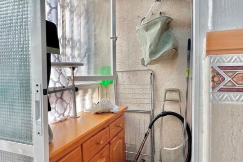Apartamento en venta en Torrevieja, Alicante, España 2 dormitorios, 62 m2 No. 184329 - foto 4