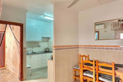 Apartamento en venta en Torrevieja, Alicante, España 2 dormitorios, 62 m2 No. 184329 - foto 9