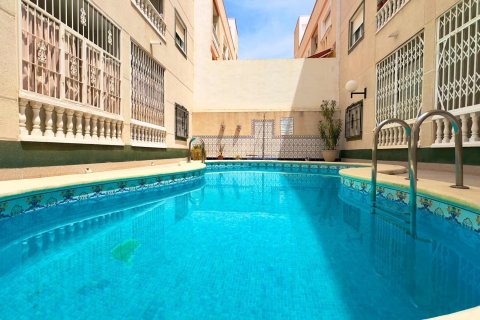 Apartamento en venta en Torrevieja, Alicante, España 1 dormitorio, 51 m2 No. 184330 - foto 4