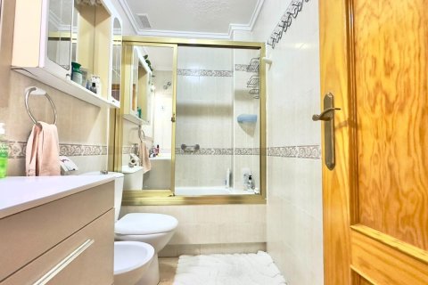 Apartamento en venta en Torrevieja, Alicante, España 1 dormitorio, 51 m2 No. 184330 - foto 13