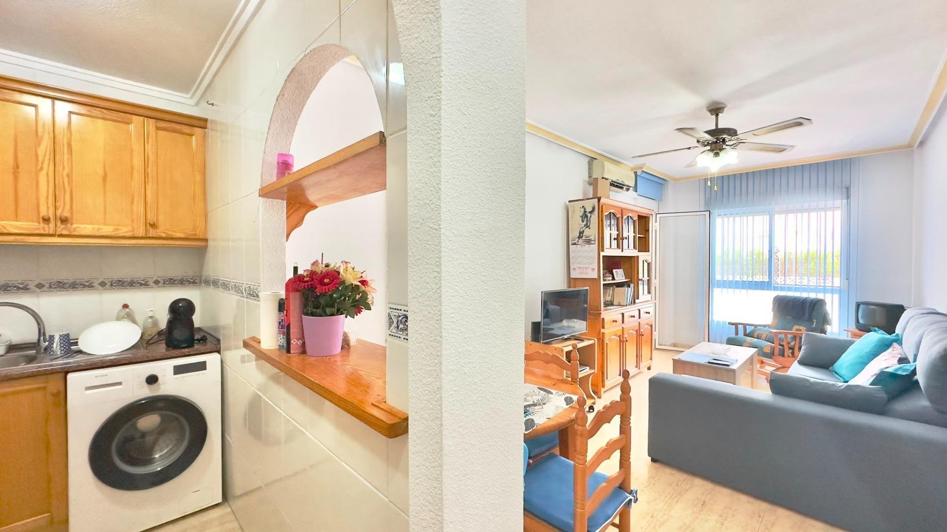 Apartment in Torrevieja, Alicante, Spain 1 bedroom, 51 sq.m. No. 184330