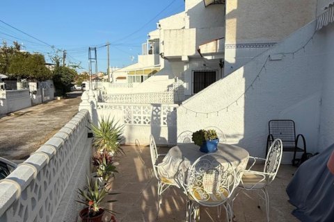 Bungalow for sale in Torrevieja, Alicante, Spain 2 bedrooms, 80 sq.m. No. 184328 - photo 6