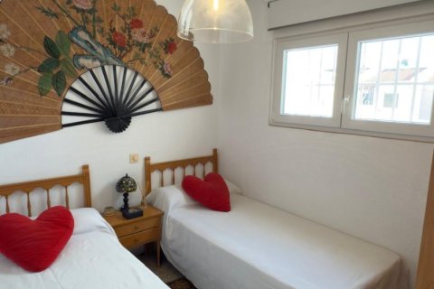 Bungalow for sale in Torrevieja, Alicante, Spain 2 bedrooms, 80 sq.m. No. 184328 - photo 8