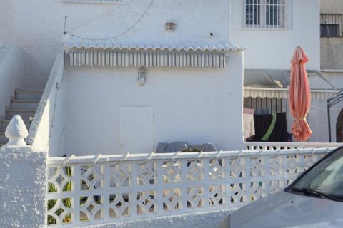 Bungalow for sale in Torrevieja, Alicante, Spain 2 bedrooms, 80 sq.m. No. 184328 - photo 16