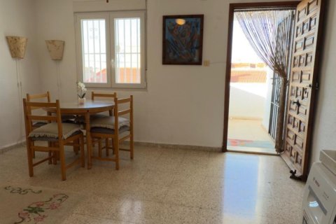 Bungalow for sale in Torrevieja, Alicante, Spain 2 bedrooms, 80 sq.m. No. 184328 - photo 10