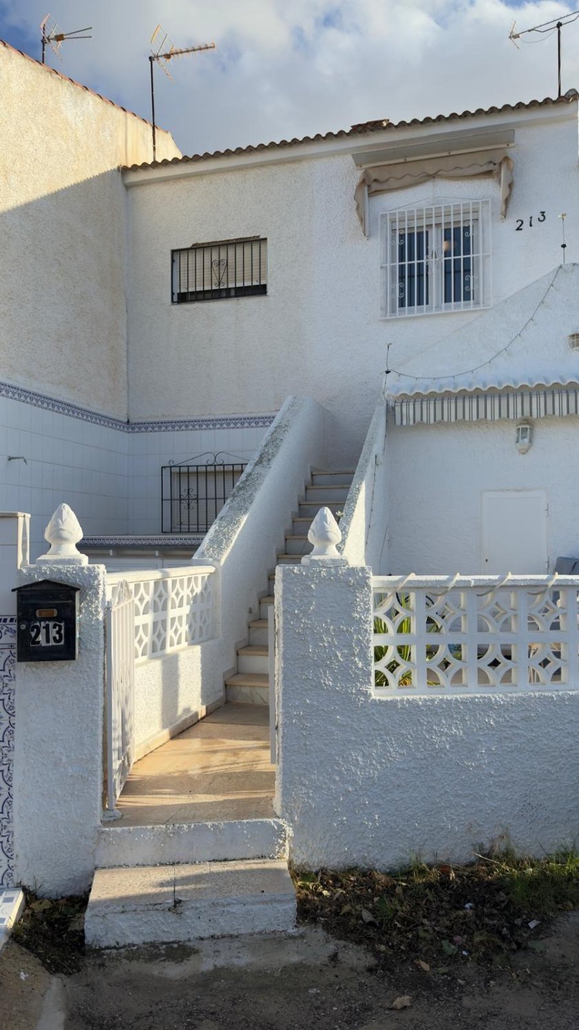 Bungalow i Torrevieja, Alicante, Spanien 2 sovrum, 80 kvm. Nr. 184328