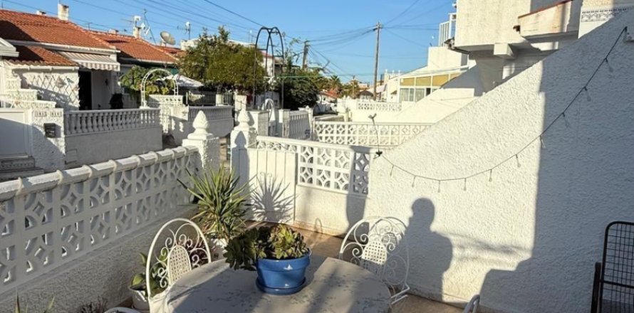 Bungalow in Torrevieja, Alicante, Spain 2 bedrooms, 80 sq.m. No. 184328