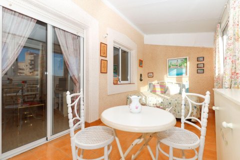 Apartamento en venta en Torrevieja, Alicante, España 1 dormitorio, 60 m2 No. 184324 - foto 2