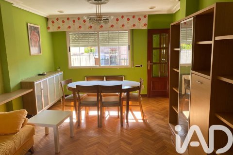 House in Valladolid, Spain 4 bedrooms, 233 sq.m. No. 152352