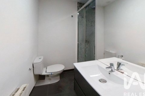 Lägenhet till salu i Barcelona, Spanien 4 sovrum, 110 kvm. Nr. 152350 - foto 12