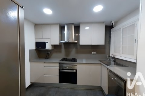 Lägenhet till salu i Barcelona, Spanien 4 sovrum, 110 kvm. Nr. 152350 - foto 24