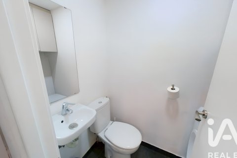 Lägenhet till salu i Barcelona, Spanien 4 sovrum, 110 kvm. Nr. 152350 - foto 23