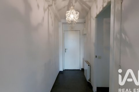 Lägenhet till salu i Barcelona, Spanien 4 sovrum, 110 kvm. Nr. 152350 - foto 3