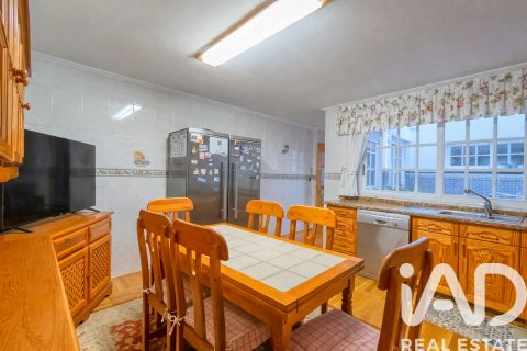 Radhus till salu i San Vicente del Raspeig, Alicante, Spanien 4 sovrum, 196 kvm. Nr. 152351 - foto 29