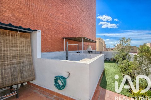 Radhus till salu i San Vicente del Raspeig, Alicante, Spanien 4 sovrum, 196 kvm. Nr. 152351 - foto 26