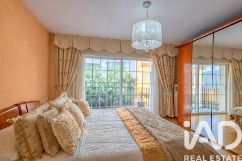 Radhus till salu i San Vicente del Raspeig, Alicante, Spanien 4 sovrum, 196 kvm. Nr. 152351 - foto 10