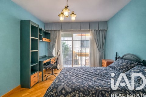 Radhus till salu i San Vicente del Raspeig, Alicante, Spanien 4 sovrum, 196 kvm. Nr. 152351 - foto 11