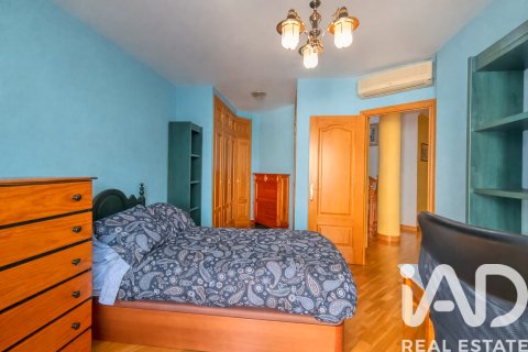 Radhus till salu i San Vicente del Raspeig, Alicante, Spanien 4 sovrum, 196 kvm. Nr. 152351 - foto 22