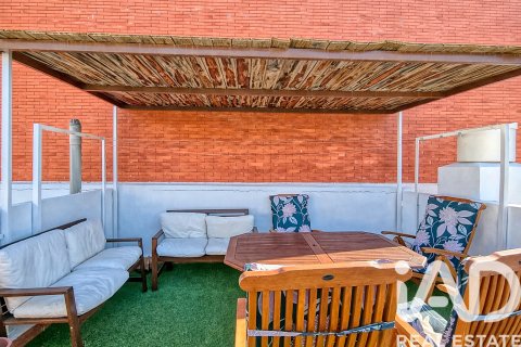 Radhus till salu i San Vicente del Raspeig, Alicante, Spanien 4 sovrum, 196 kvm. Nr. 152351 - foto 3