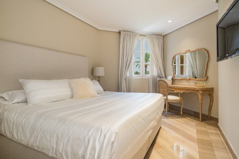 Apartament w Portals Nous, Mallorca, Hiszpania 3 sypialnie, 284 mkw. nr 164558 – zdjęcie 17