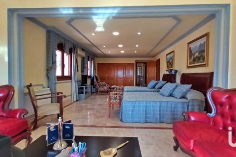 Продажа дома в Л'Альфас дель Пи, Аликанте, Испания 7 спален, 466м2 №153652 - фото 17