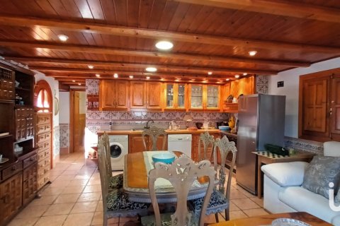 Продажа дома в Л'Альфас дель Пи, Аликанте, Испания 7 спален, 466м2 №153652 - фото 21