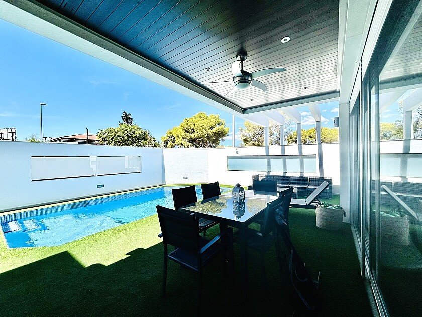 Villa à Mil Palmeras, Alicante, Espagne 3 chambres, 132 m2 No. 111284