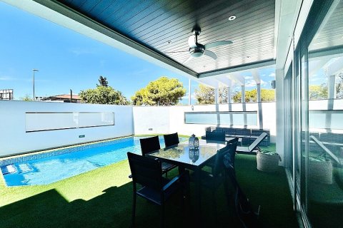 Villa in vendita Mil Palmeras, Alicante, Spagna 3 camere da letto, 132 mq. N° 111284 - foto 28
