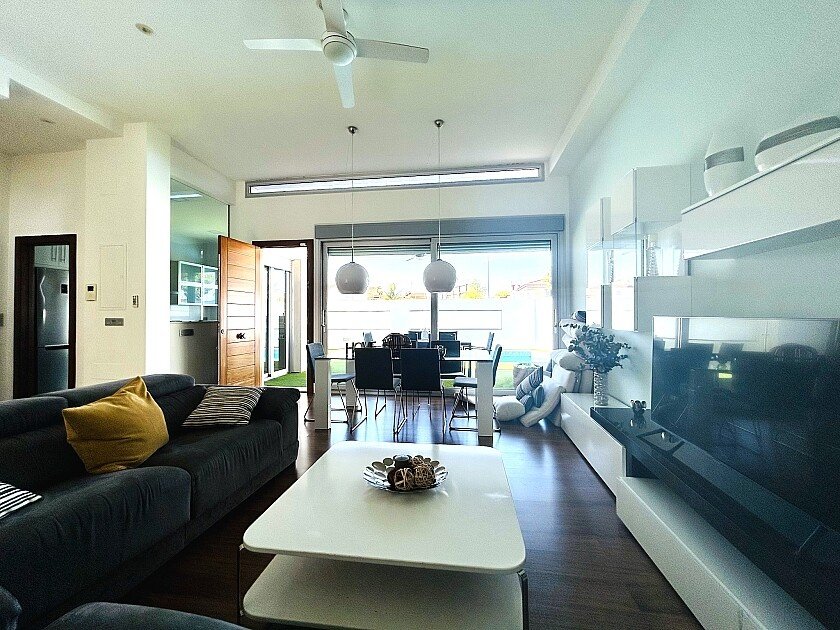 Villa à Mil Palmeras, Alicante, Espagne 3 chambres, 132 m2 No. 111284