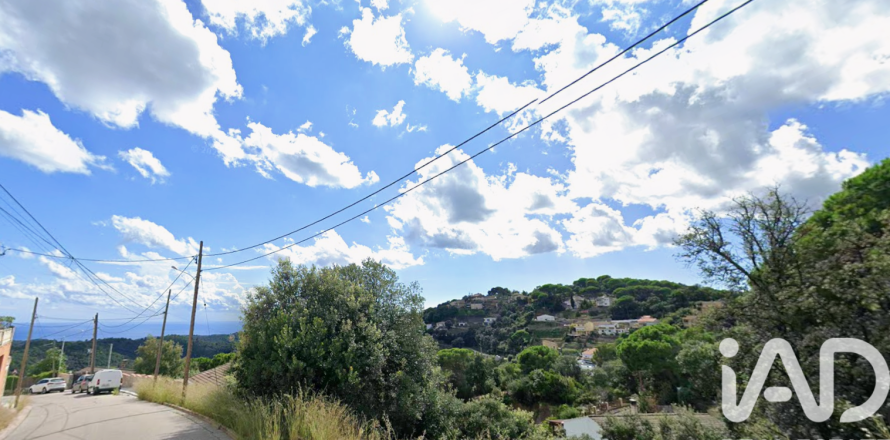 Tontti Sant Cebria De Vallalta, Barcelona, Espanja 1007.17 m2 No. 185295