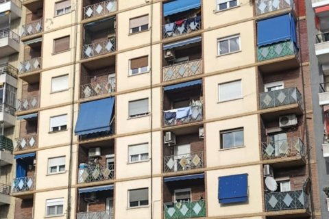 Apartamento en Zaragoza, España 4 dormitorios, 105 m2 No. 185292
