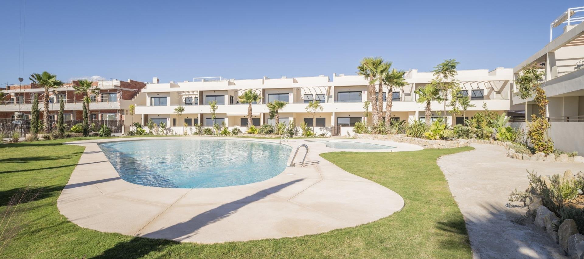 Bungalow à Torrevieja, Alicante, Espagne 2 chambres, 106 m2 No. 142593