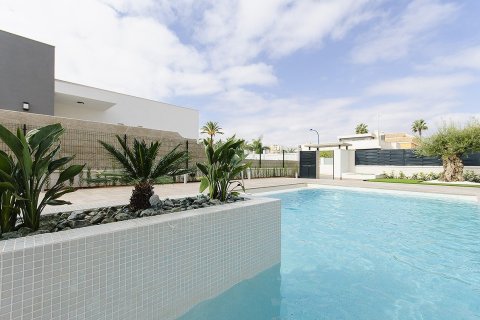 Villa for sale in Dehesa De Campoamor, Alicante, Spain 4 bedrooms, 157 sq.m. No. 142598 - photo 14