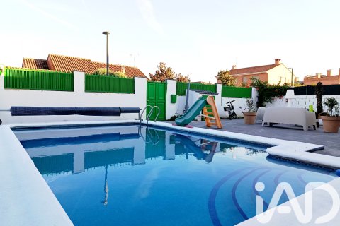 Apartament w Meco, Madrid, Hiszpania 6 sypialni, 400 mkw. nr 173108 – zdjęcie 1