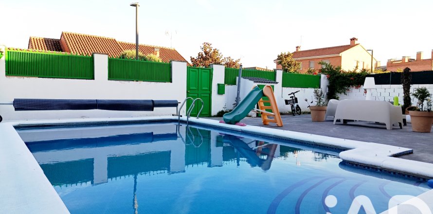 Apartament w Meco, Madrid, Hiszpania 6 sypialni, 400 mkw. nr 173108