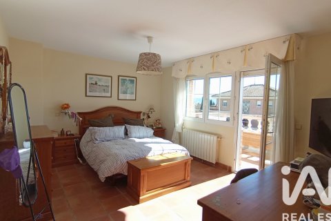 Apartament w Meco, Madrid, Hiszpania 6 sypialni, 400 mkw. nr 173108 – zdjęcie 25