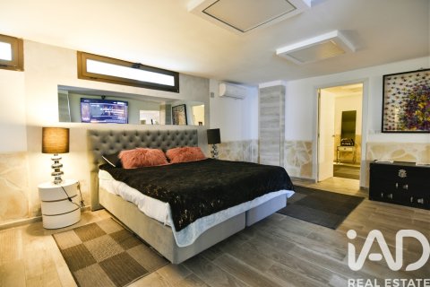 Lokal usługowy w Ibiza town, Ibiza, Hiszpania 6 sypialni, 286 mkw. nr 173111