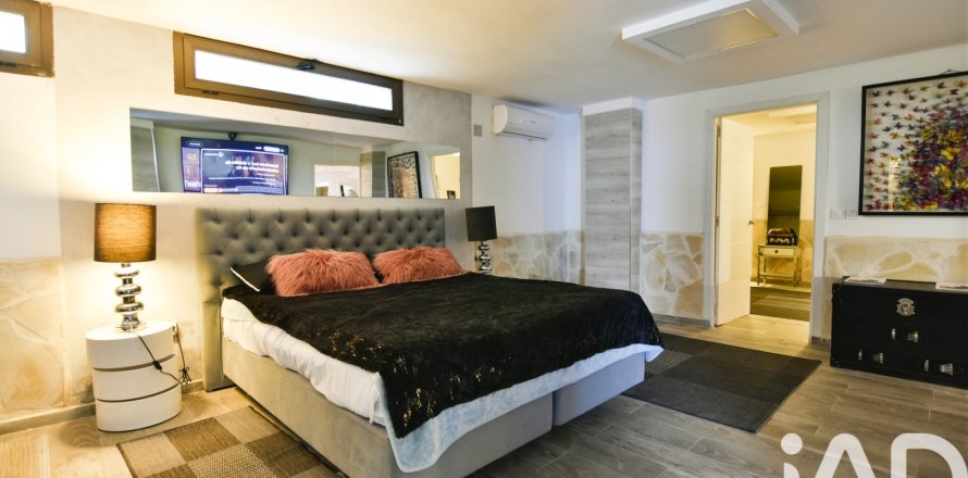Lokal usługowy w Ibiza town, Ibiza, Hiszpania 6 sypialni, 286 mkw. nr 173111