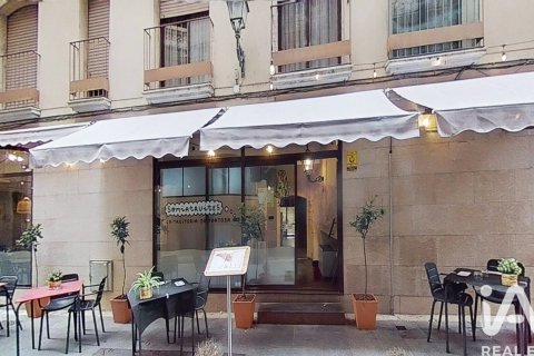 Café/restaurang till salu i Tortosa, Tarragona, Spanien 6 sovrum, 322 kvm. Nr. 173107 - foto 23