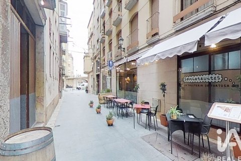 Café/restaurang till salu i Tortosa, Tarragona, Spanien 6 sovrum, 322 kvm. Nr. 173107 - foto 22