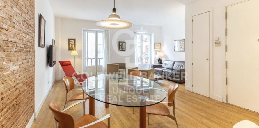 Apartment à Madrid, Espagne 2 chambres, 101 m2 No. 178828