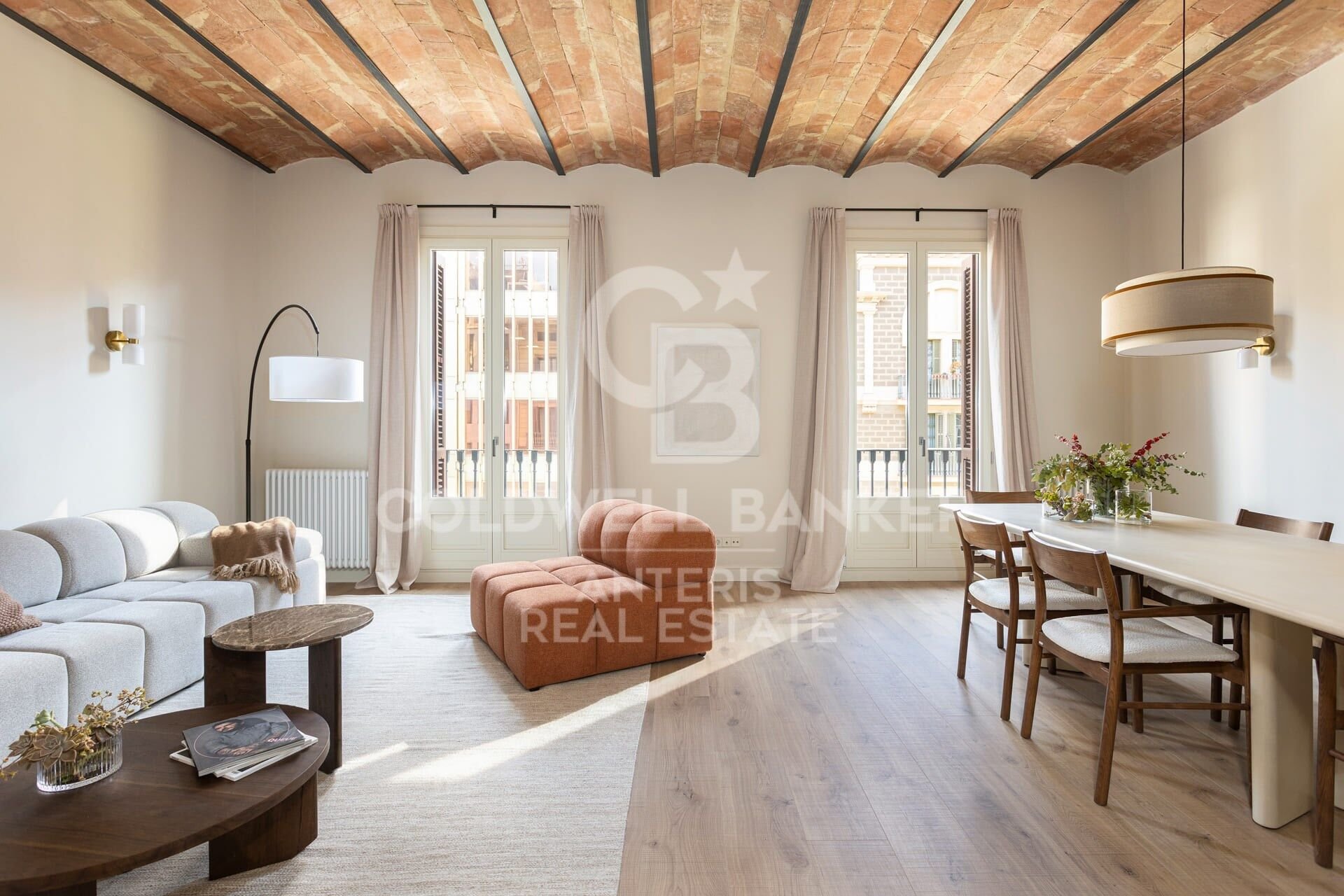 Huoneisto Barcelona, Espanja 203 m2 No. 178829