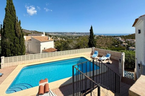 Villa a Javea, Alicante, Spagna 3 camere da letto, 245 mq. N° 179546