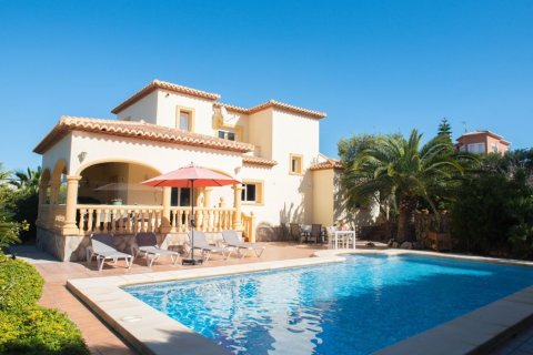 Villa a Javea, Alicante, Spagna 3 camere da letto, 213 mq. N° 179544