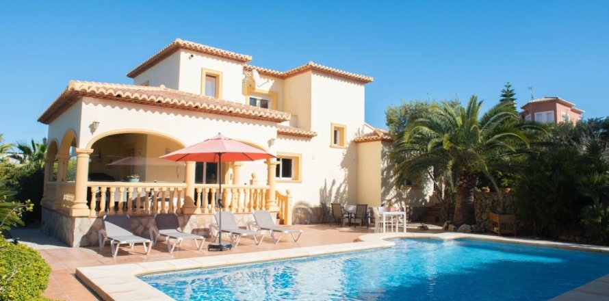 Villa a Javea, Alicante, Spagna 3 camere da letto, 213 mq. N° 179544