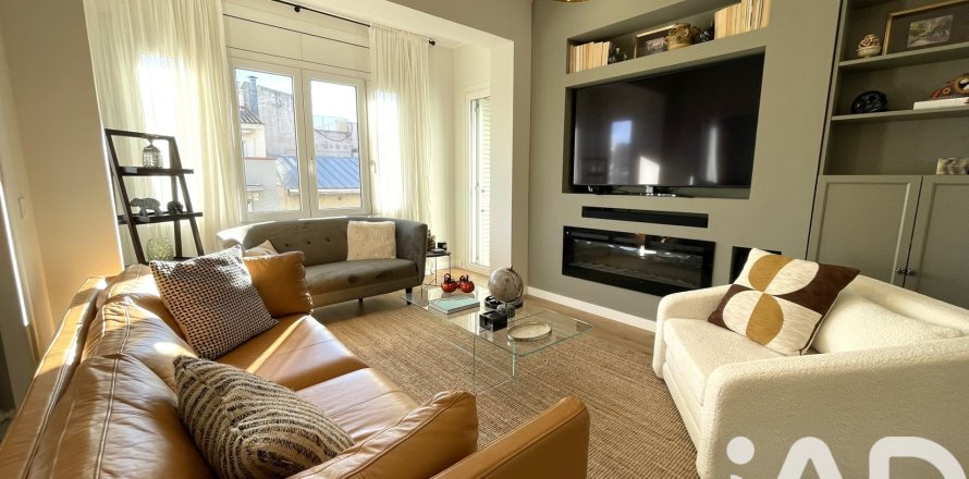 Apartment à Girona, Espagne 5 chambres, 116 m2 No. 152787