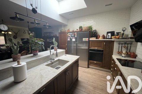 Casa adosada en venta en Sevilla, España 4 dormitorios, 220 m2 No. 152788 - foto 13