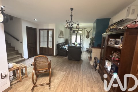 Casa adosada en venta en Sevilla, España 4 dormitorios, 220 m2 No. 152788 - foto 11